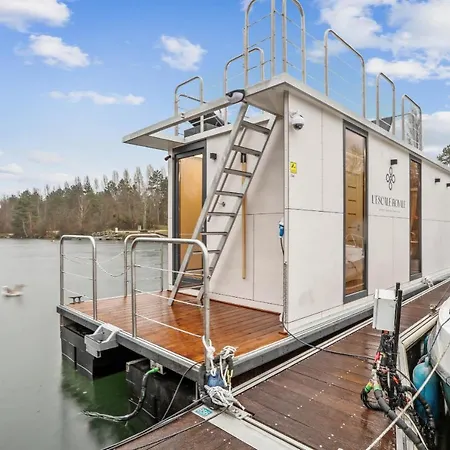 Botel Nid Douillet Pour 2 Avec Rooftop Boissise-le-Roi